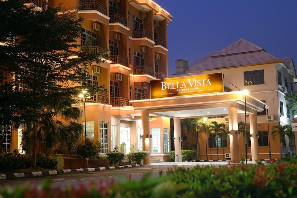 Bella Vista Express Hotel Pantai Cenang  Exterior photo