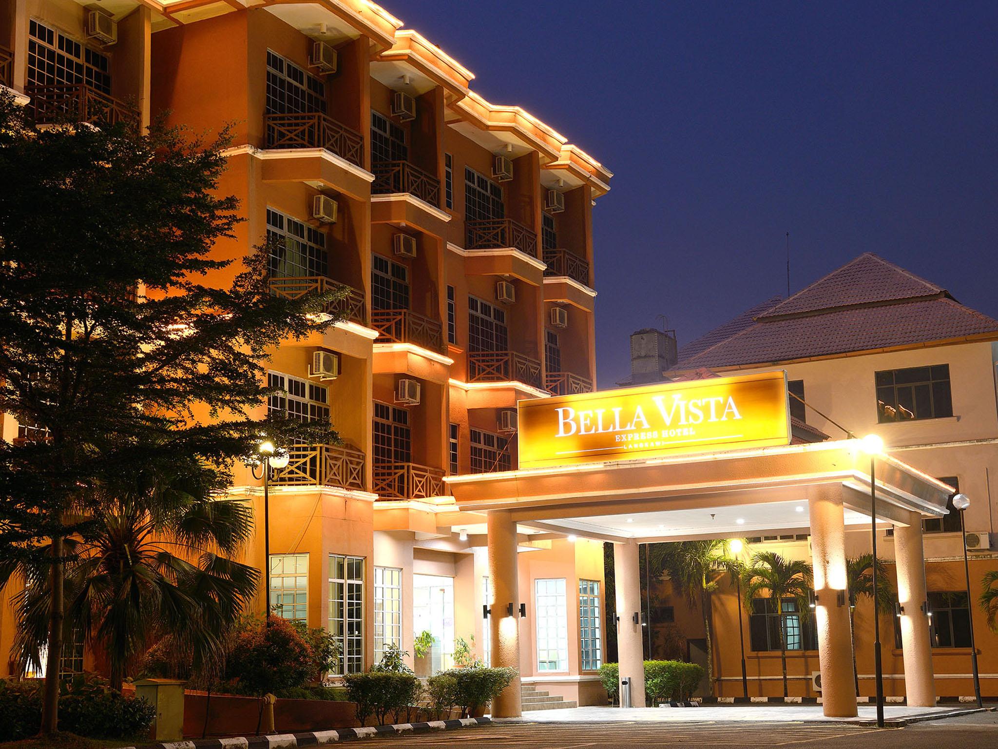 Bella Vista Express Hotel Pantai Cenang  Exterior photo